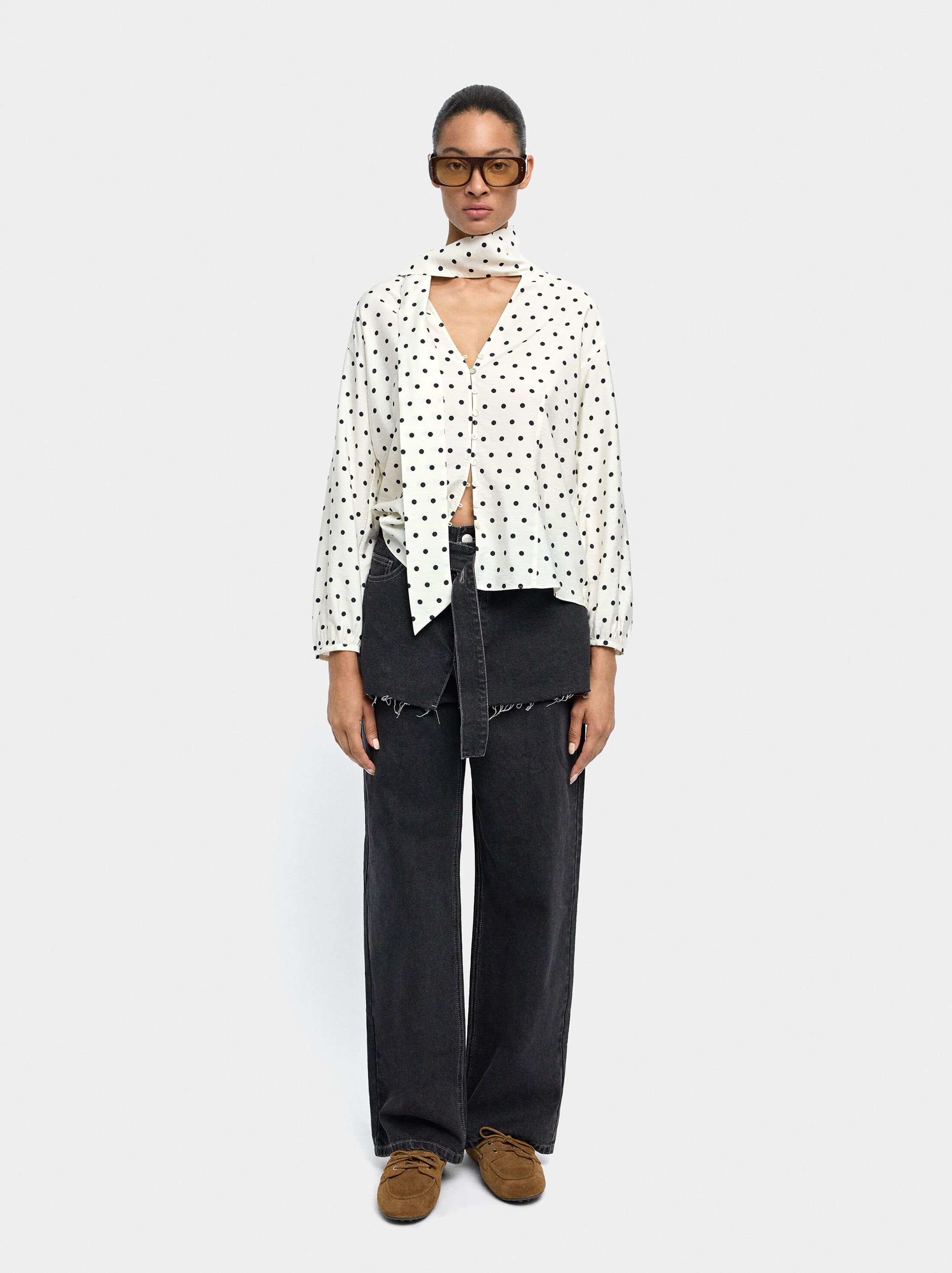 Shirt with printed polka dots image number 1.0