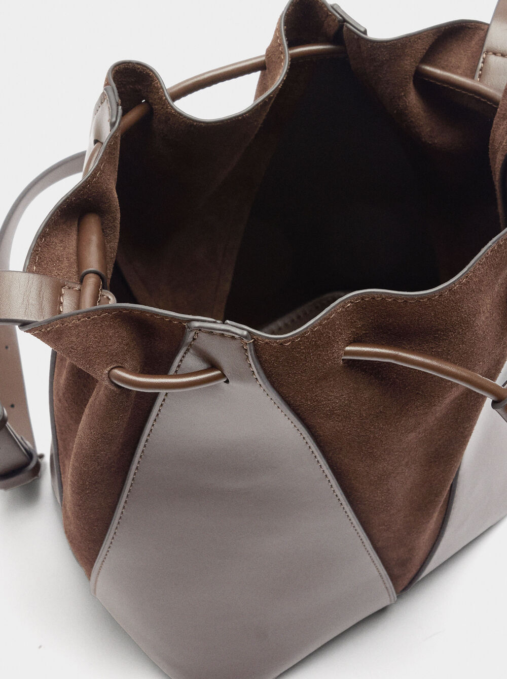 Bucket bag with leather M