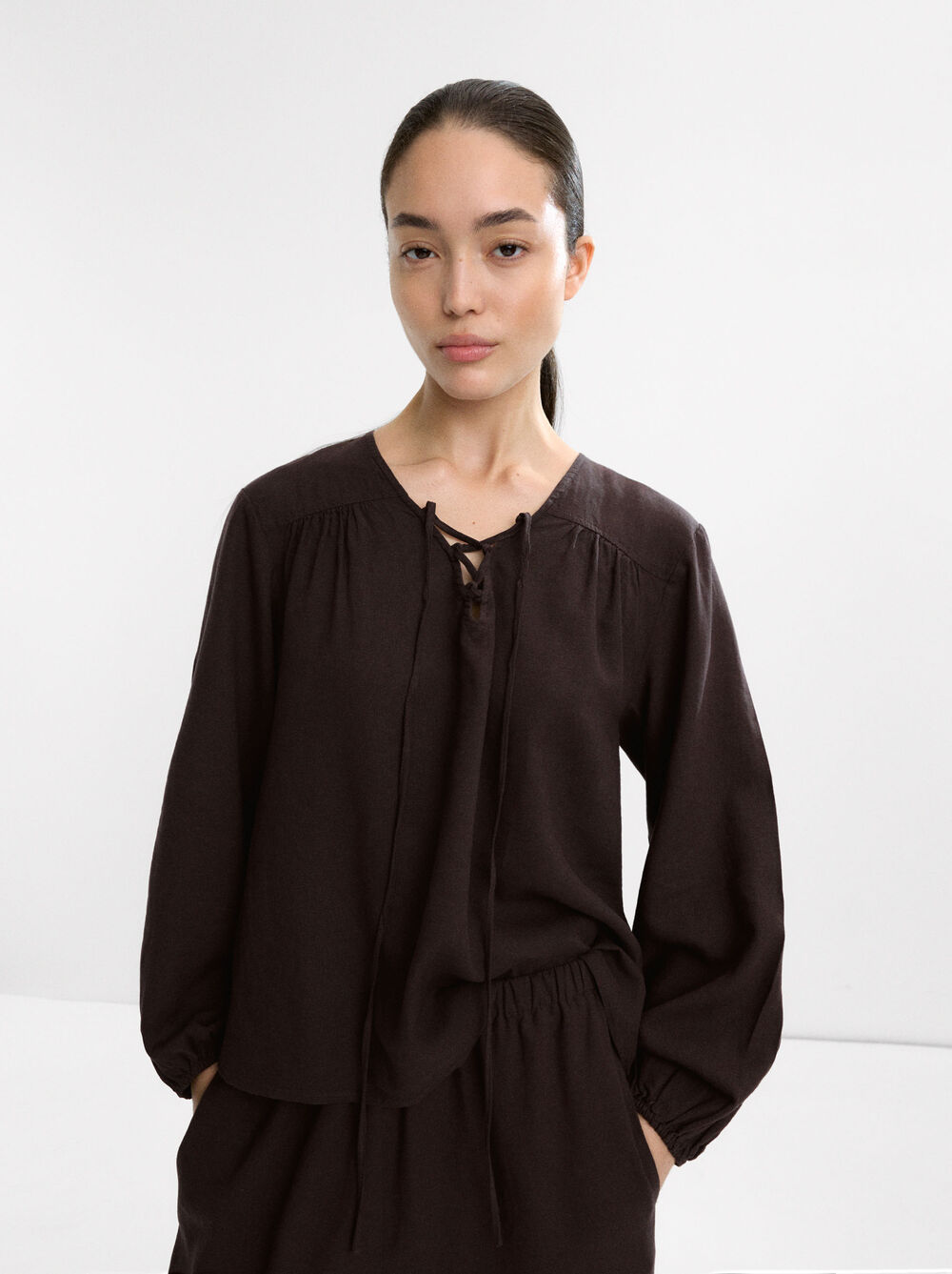 Blusa de lli amb màniga llarga