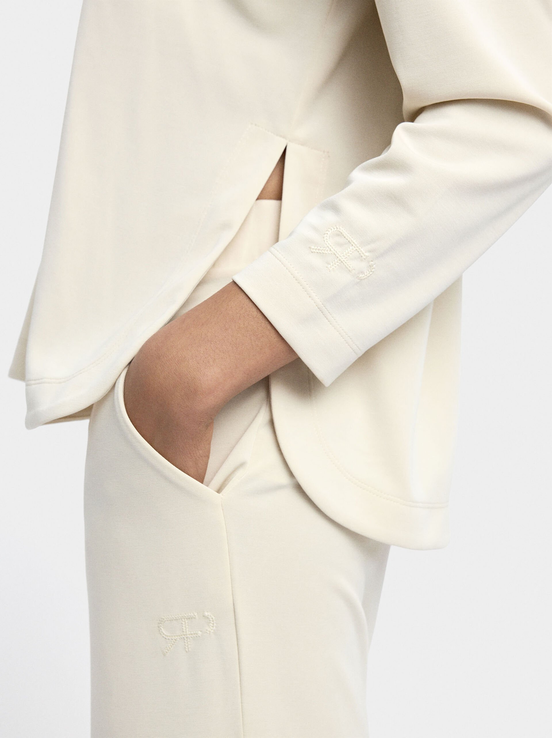 Loose-fitting trousers with elastic waistband soft touch image number 3.0