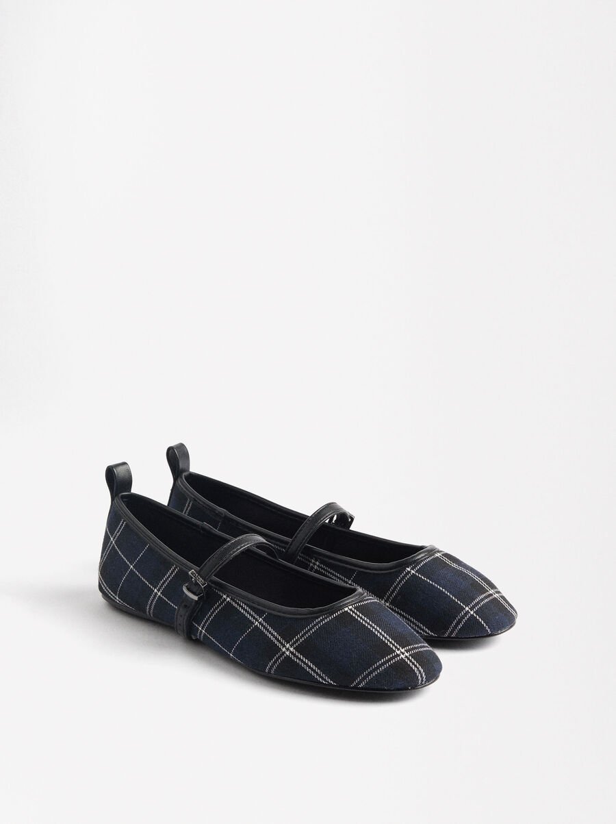 Tartan ballet flats