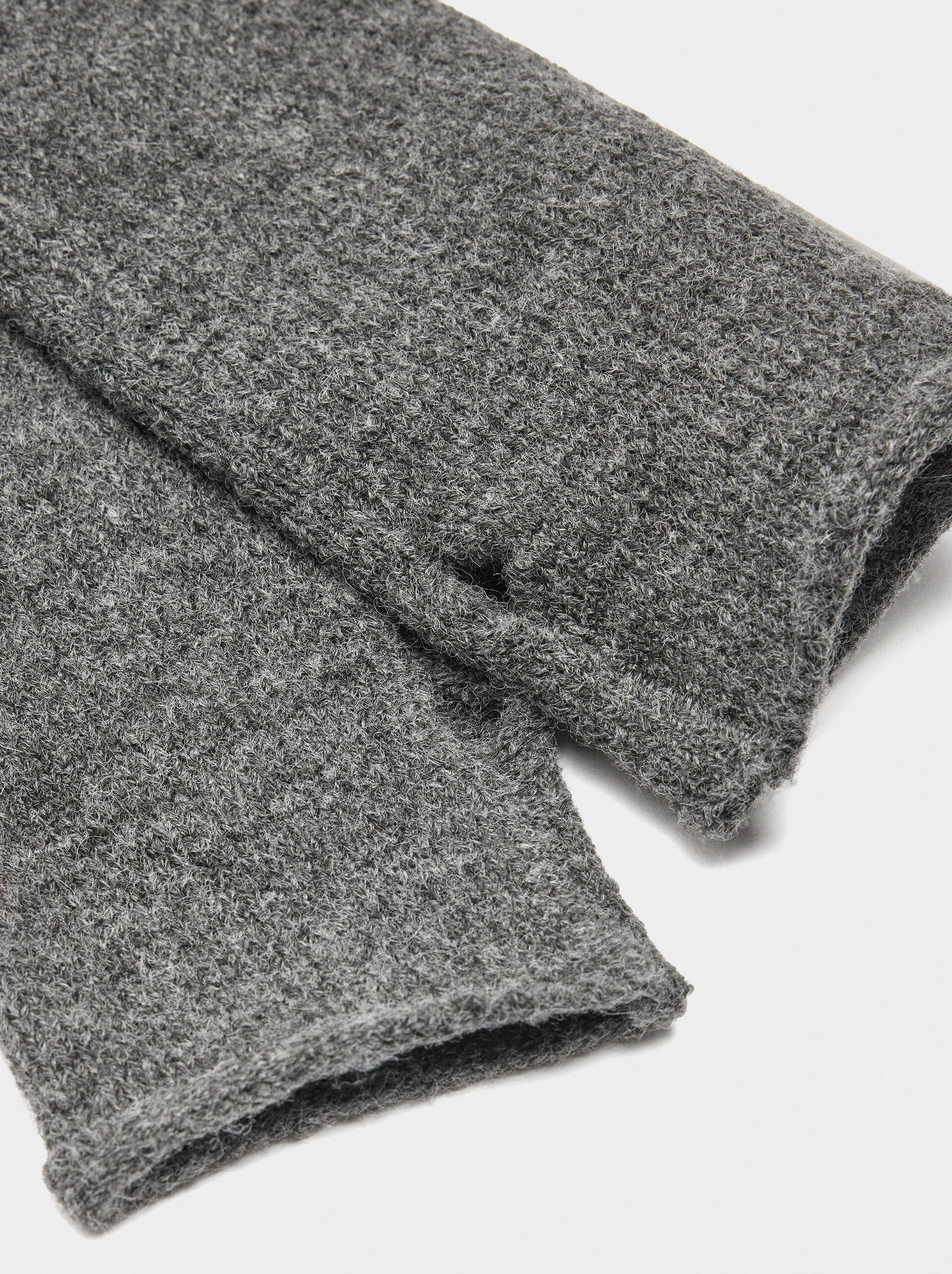 Knit mittens image number 1.0