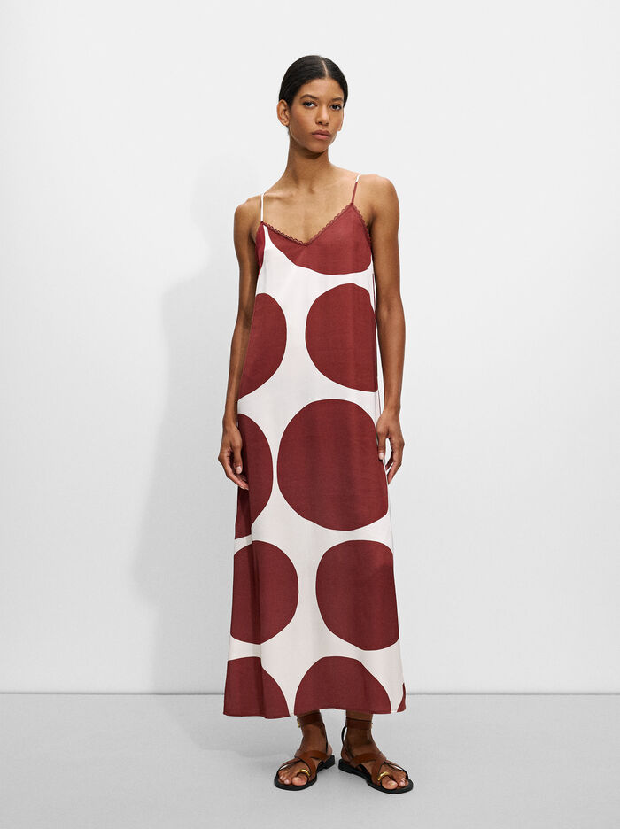Vestido largo con lunares