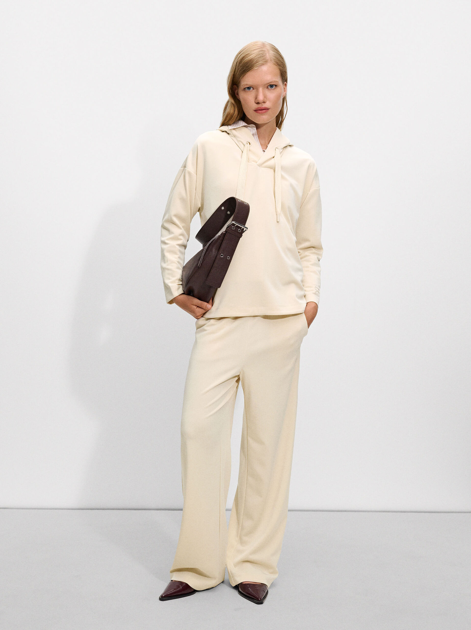 Loose-fitting trousers with elastic waistband image number 1.0