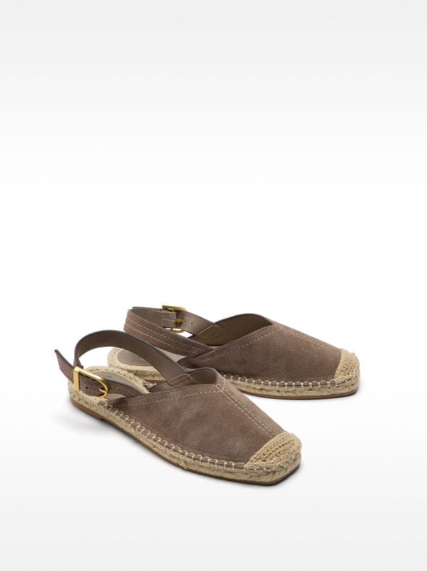 Leather espadrilles with buckle