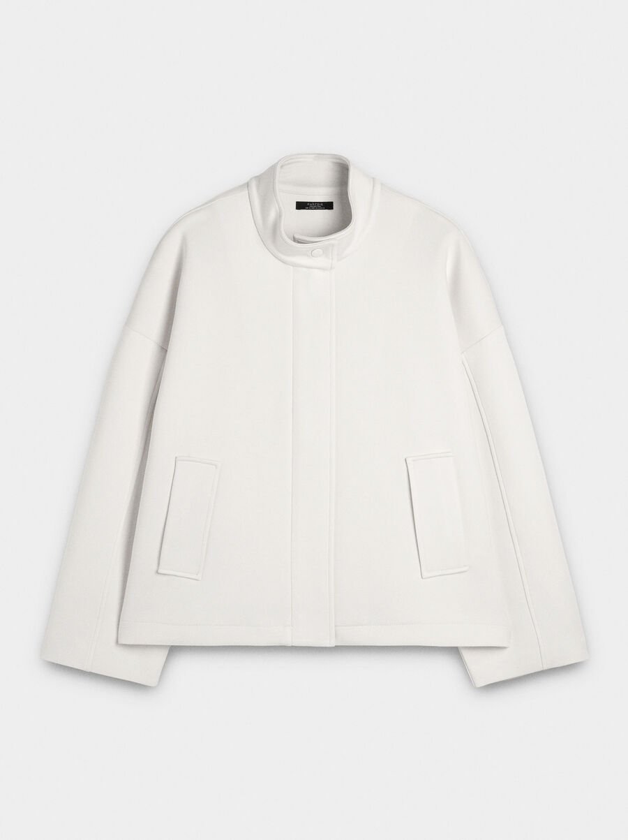 Light jacket with pockets