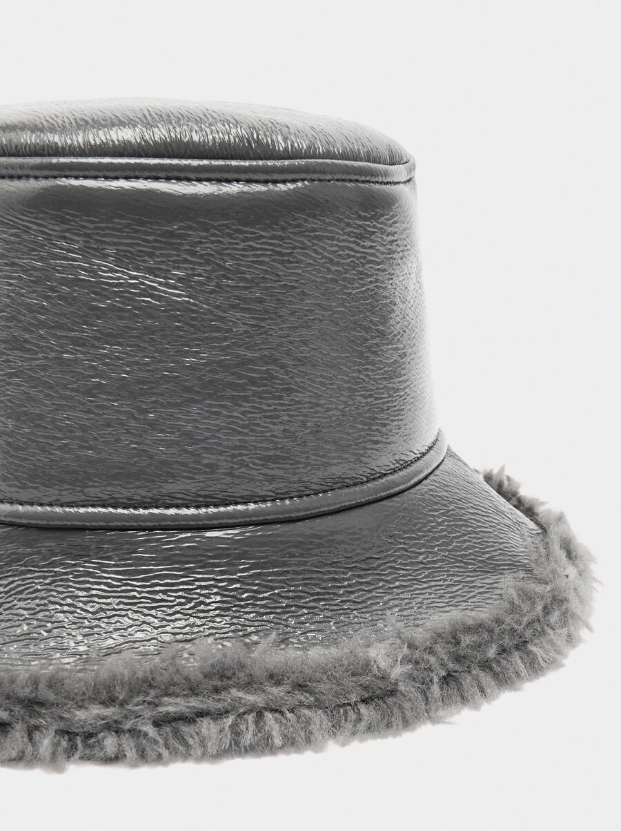 Sombrero bucket charolado