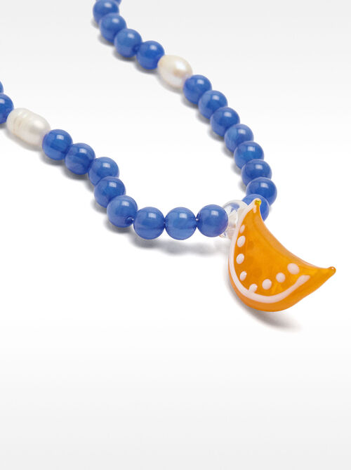 Glass bead necklace with pendant