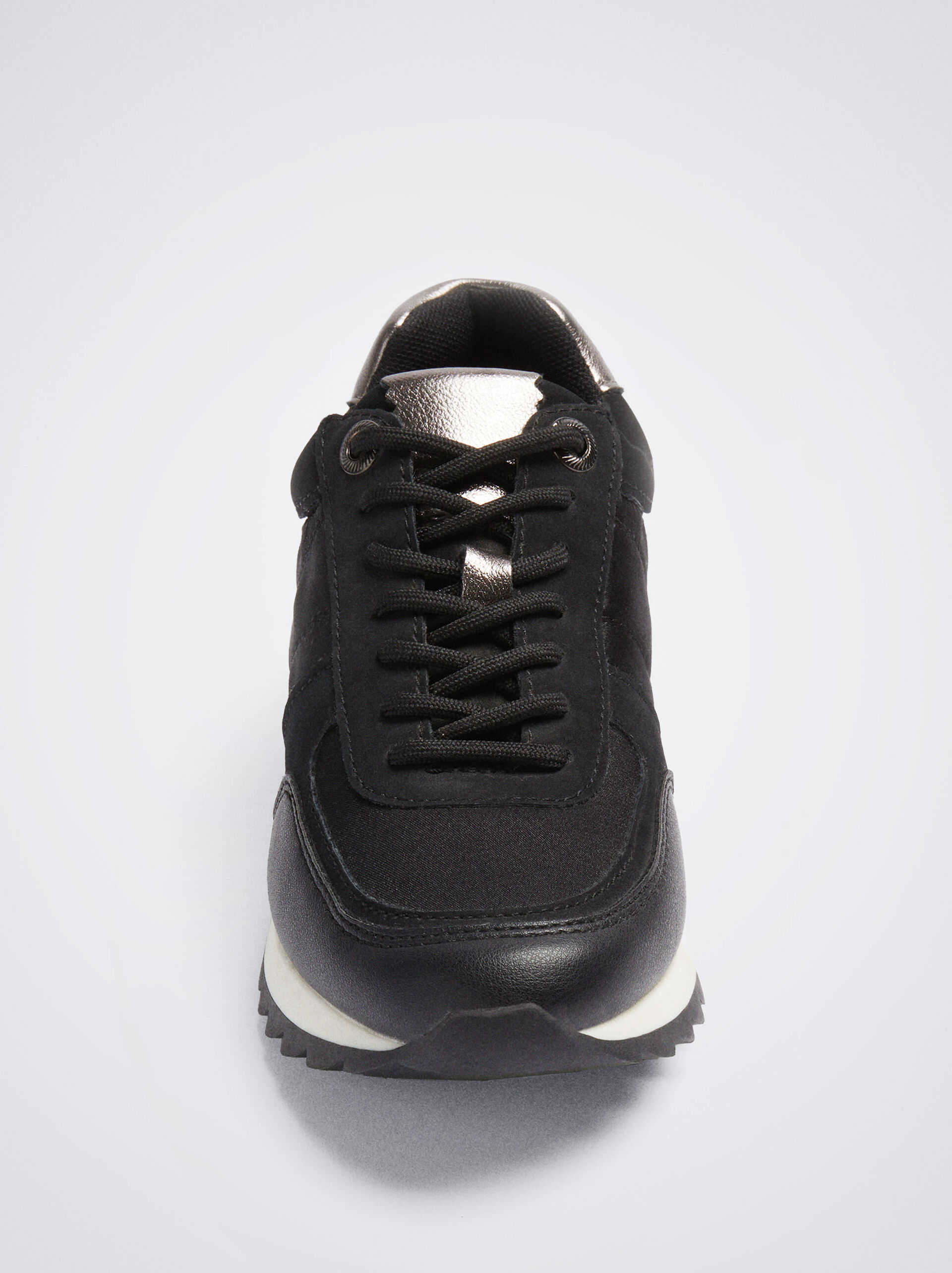 Trainers With Contrast Sole image number 2.0