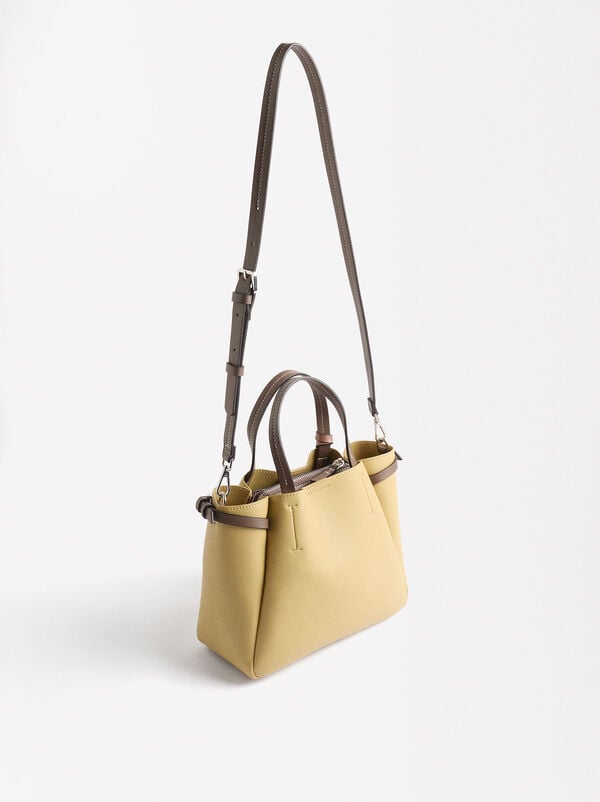 Tote bag with pendant