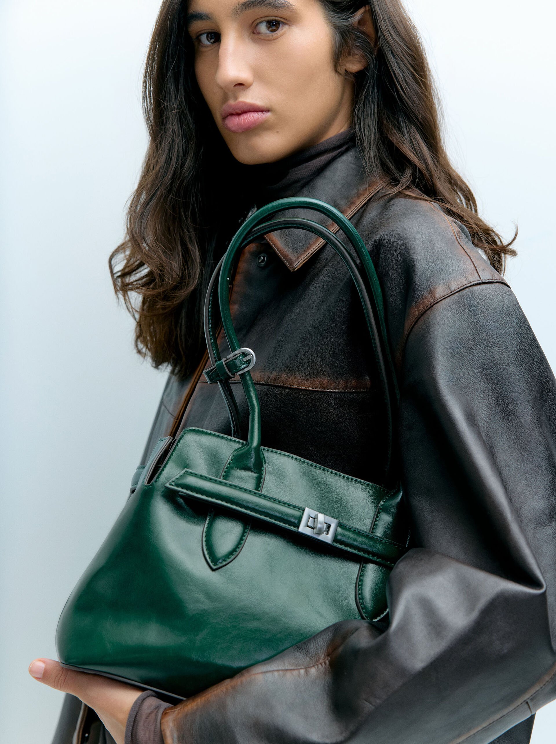 Tote bag with belt image number 4.0