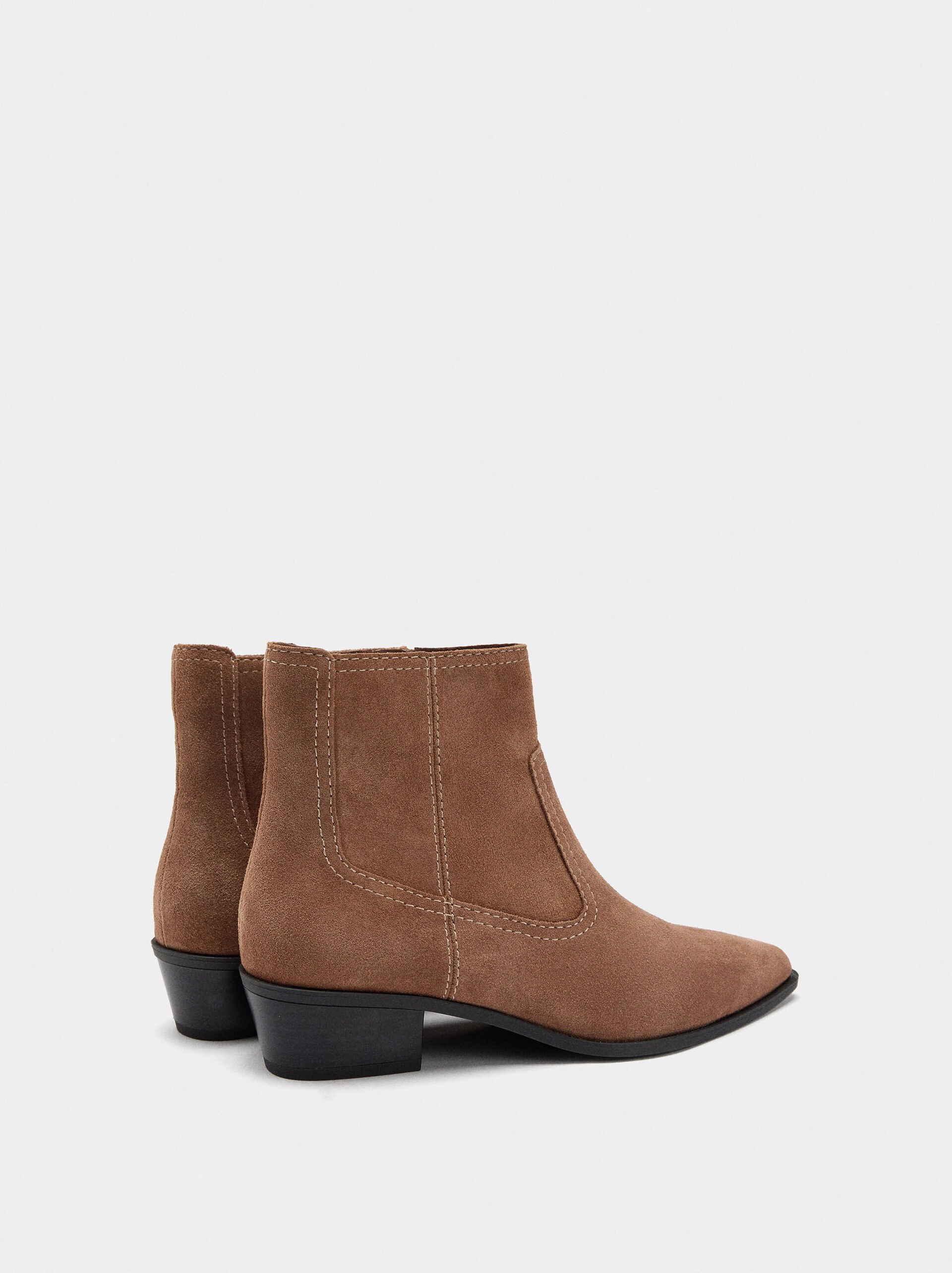 Leather ankle boots with topstitching image number 3.0