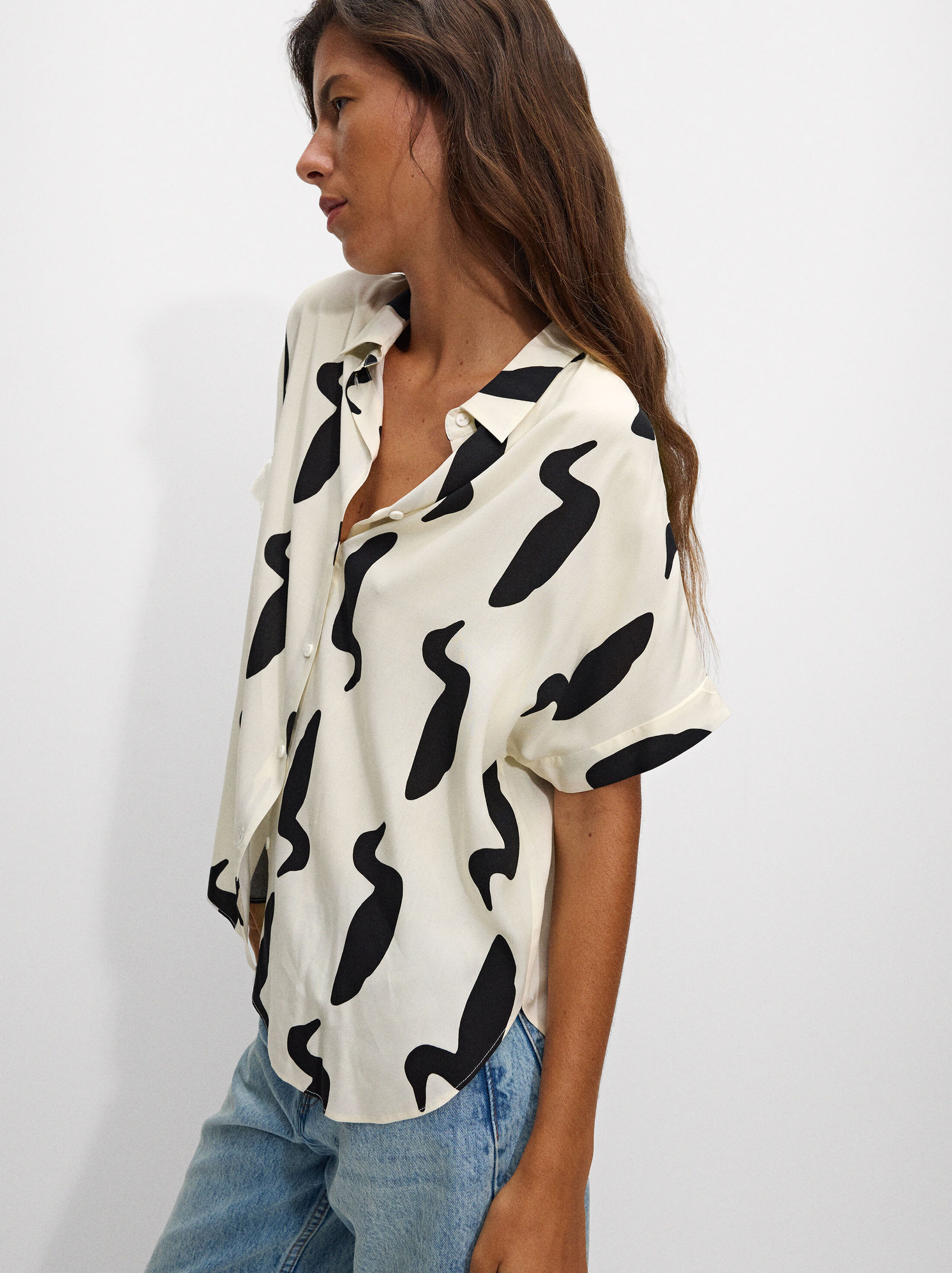 Short sleeve printed shirt image number 2.0