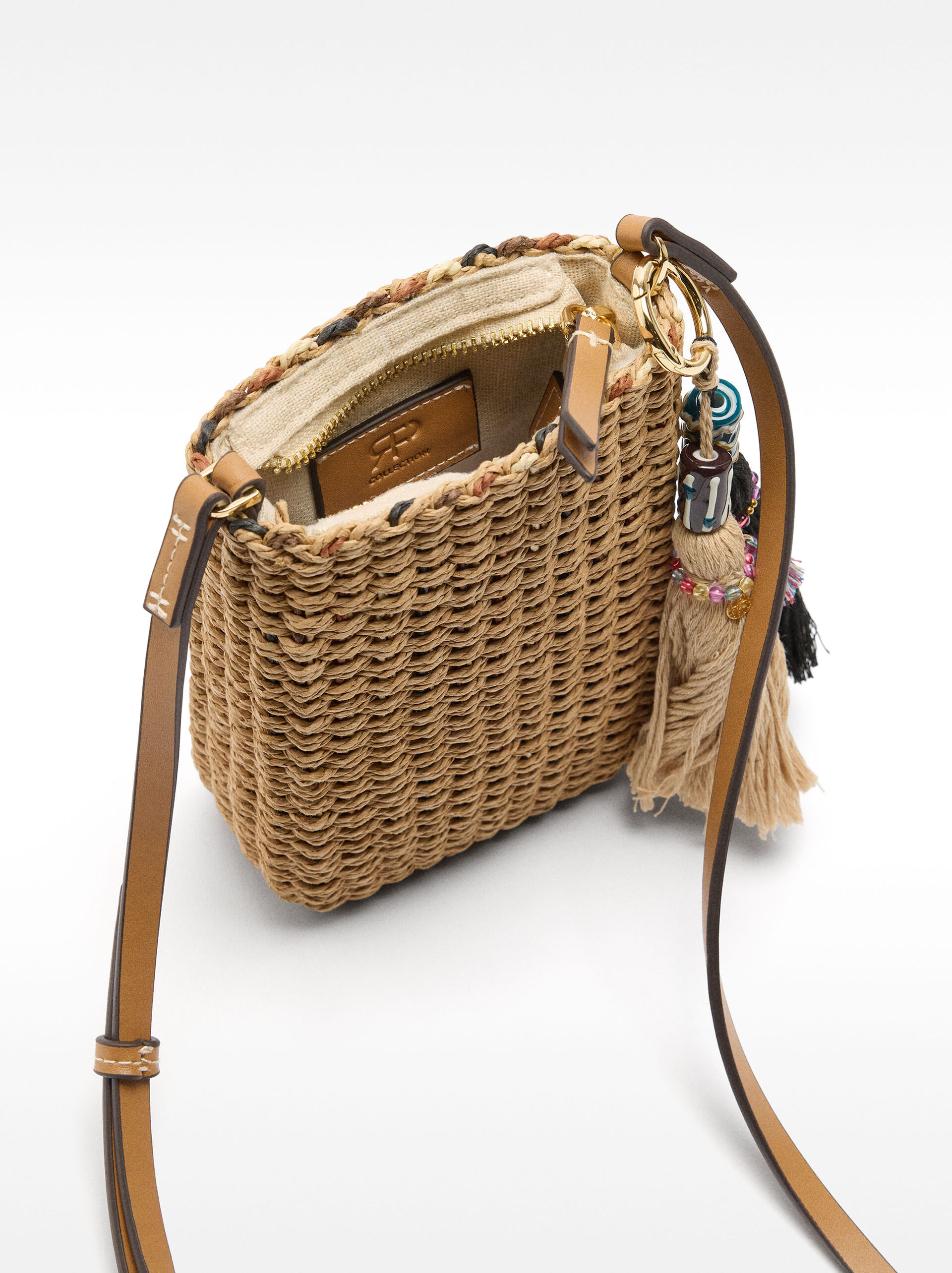 Straw effect phone bag image number 5.0