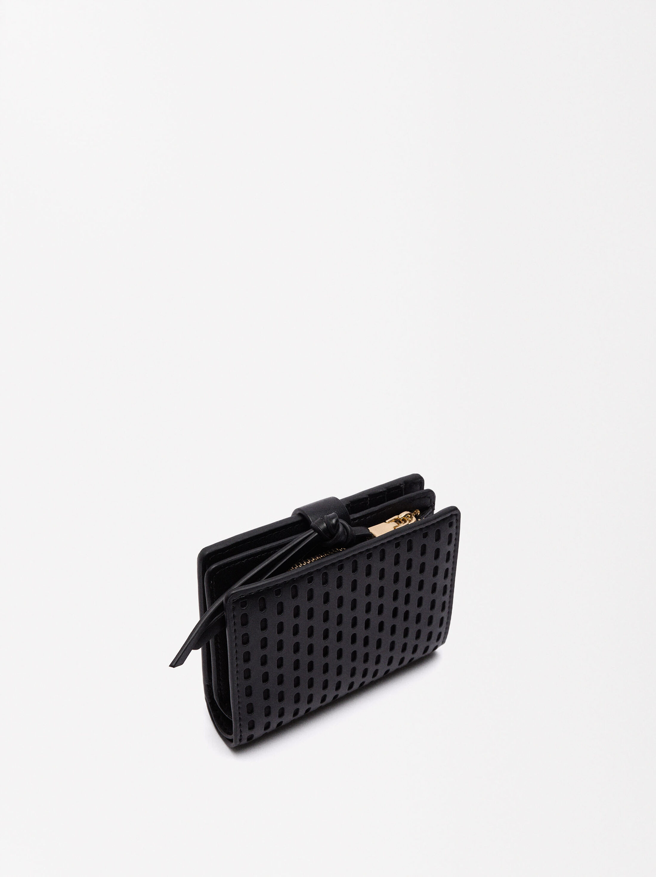 Cartera perforada image number 2.0