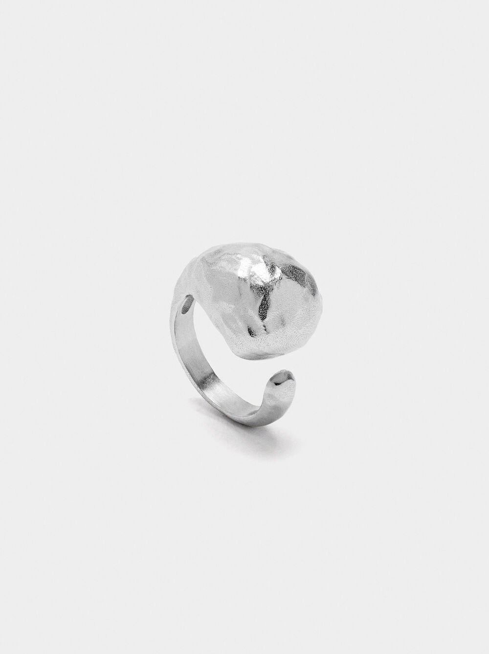 Open asymmetric ring