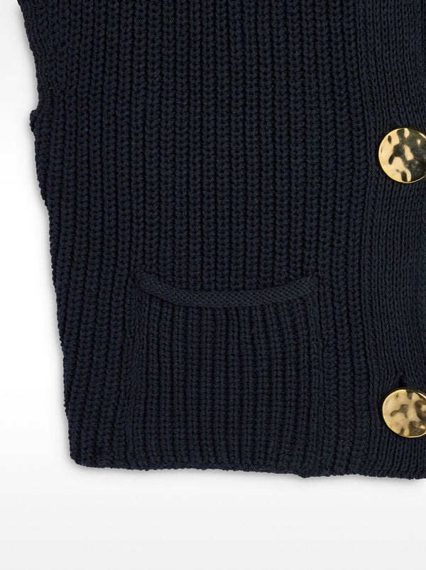 Knit vest with pockets