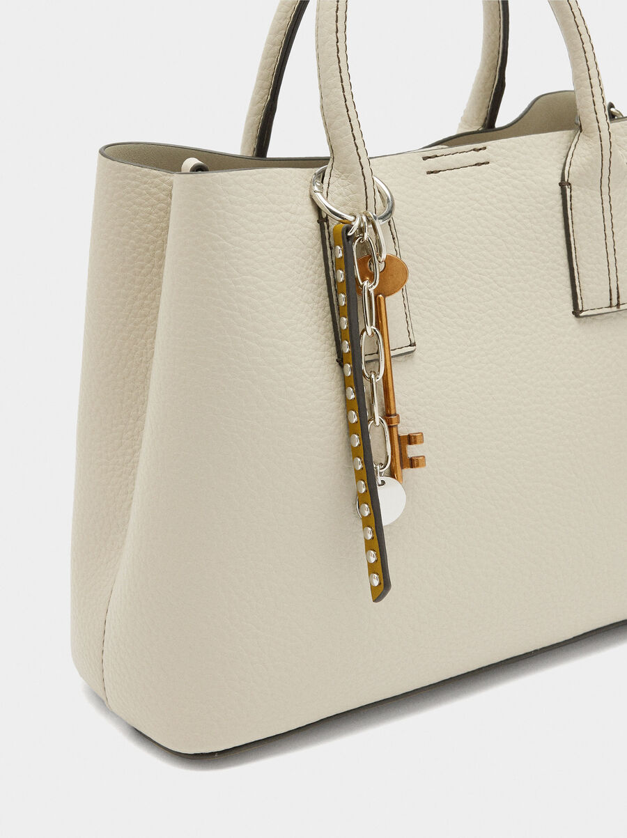 Tote bag with texture