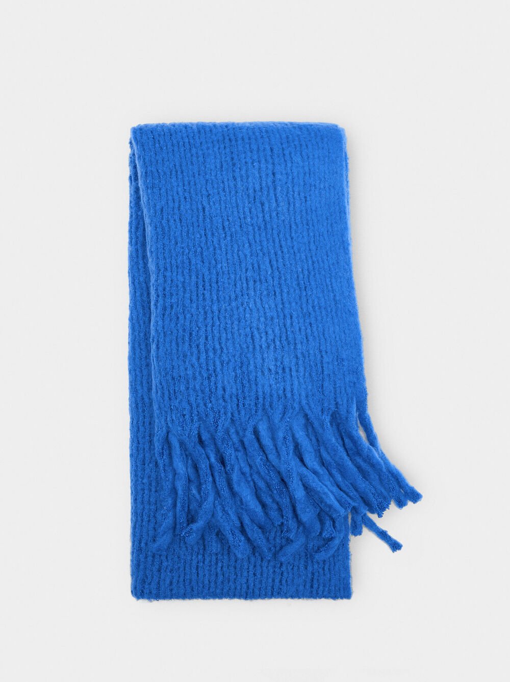 Scarf with fringes