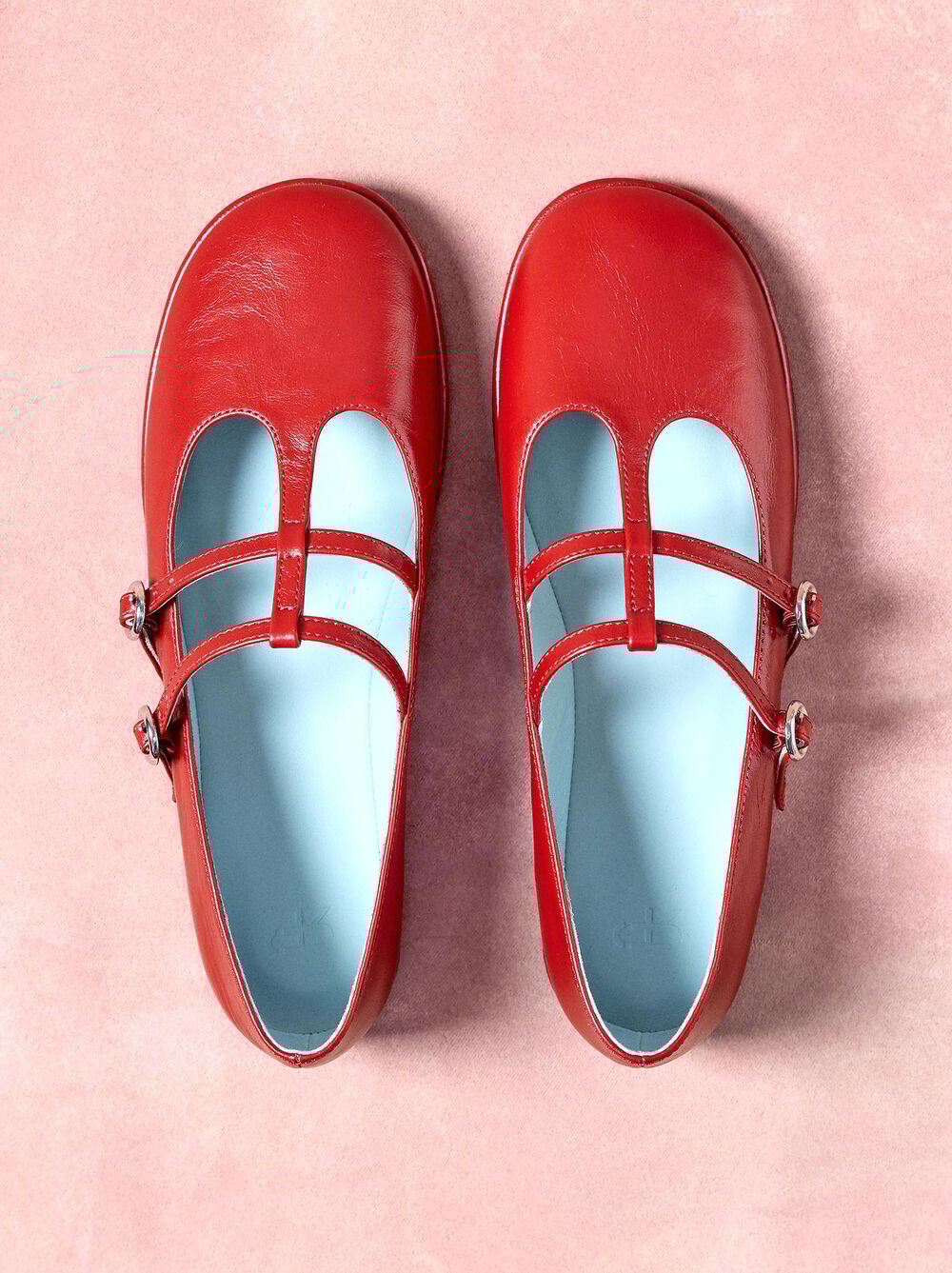 Flat leather shoes with double T-bar