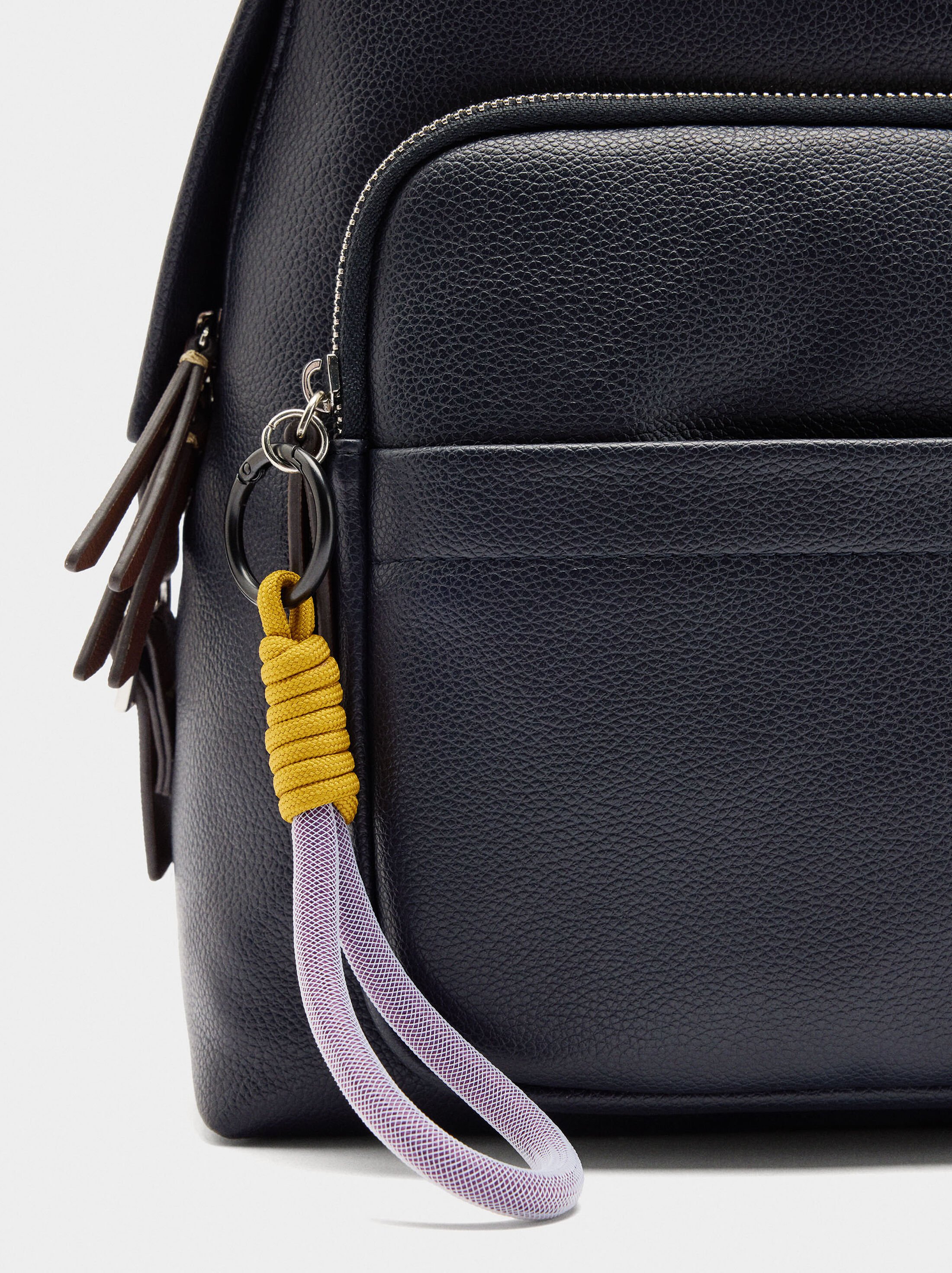 Basic backpack with pendant image number 5.0