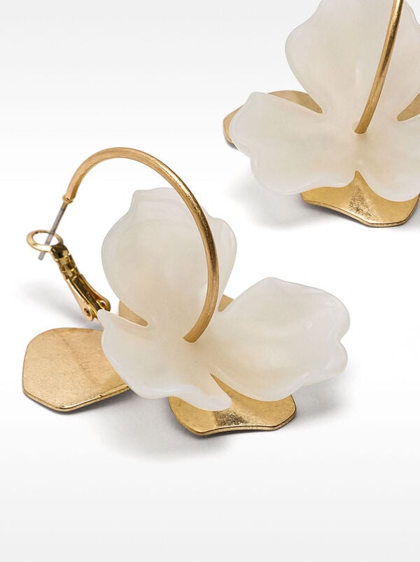 Hoops with resin flower