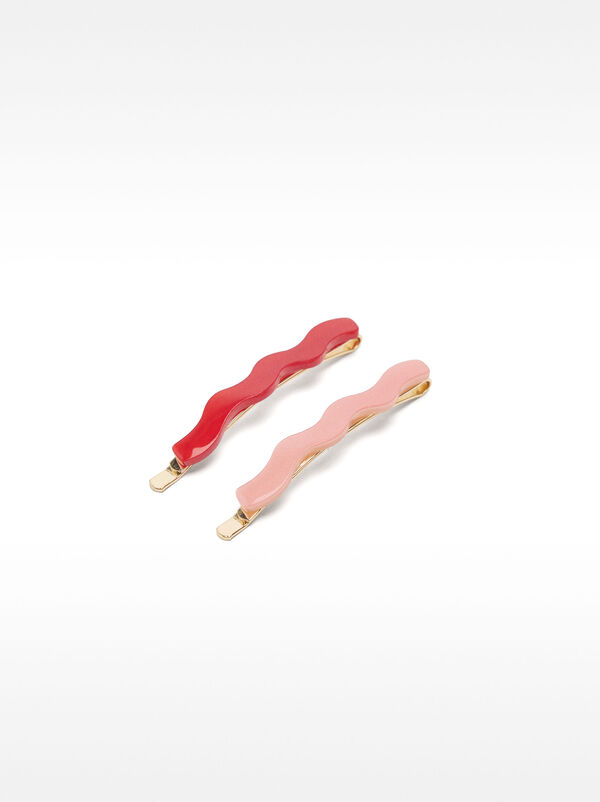 Set of bobby pins with resin