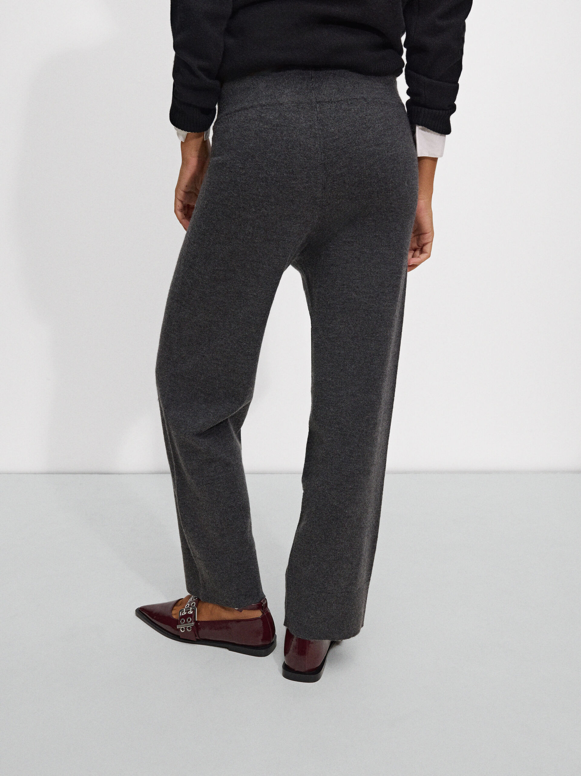 ONLINE EXCLUSIVE -Elastic waist wool pants image number 4.0