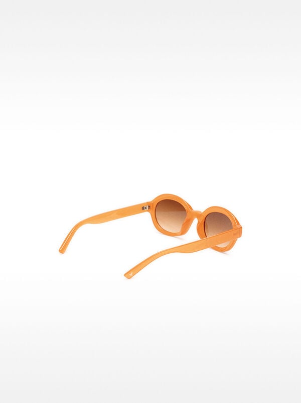 Oval sunglasses