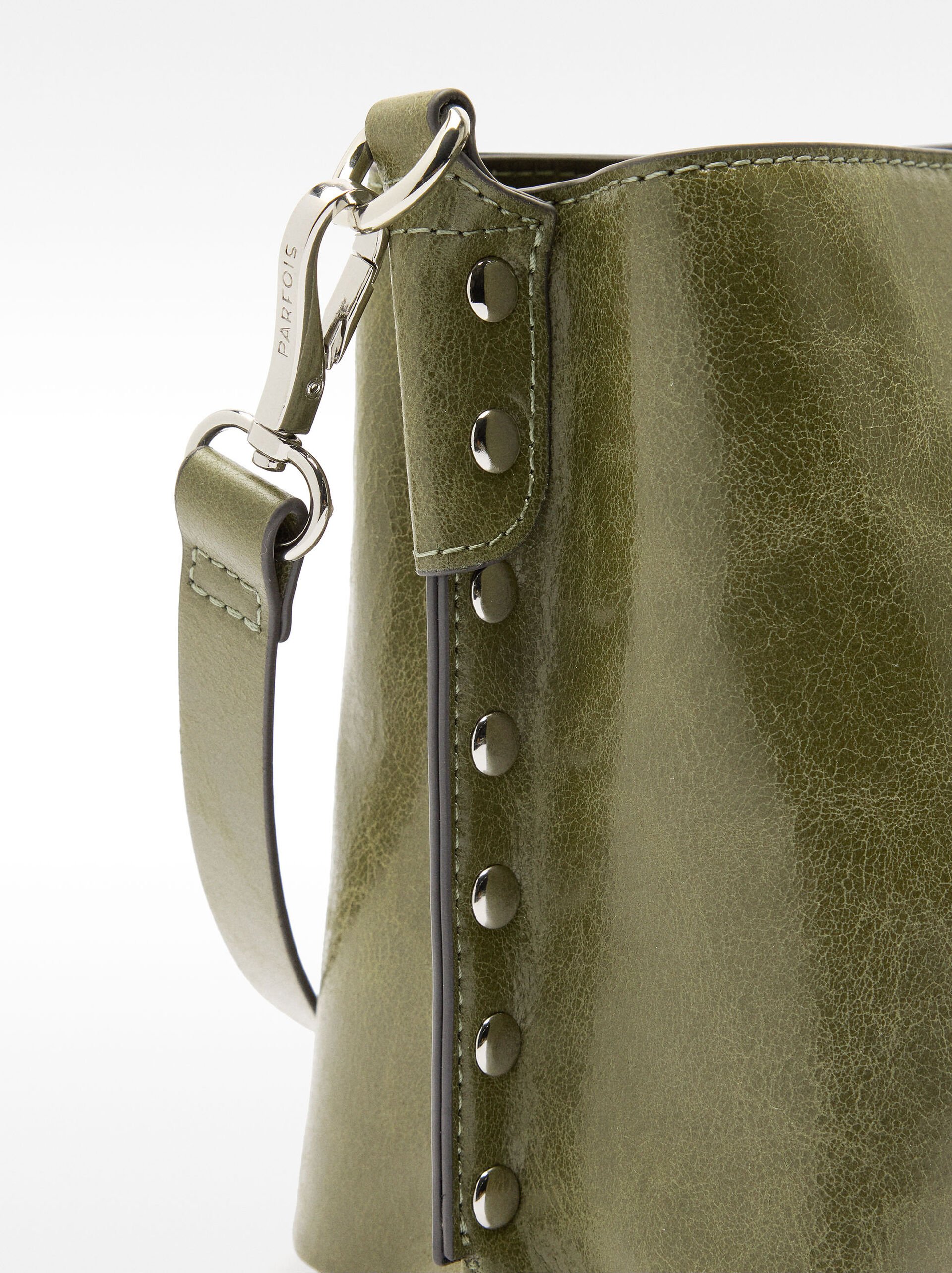 Borsa spalla con piramidi image number 2.0