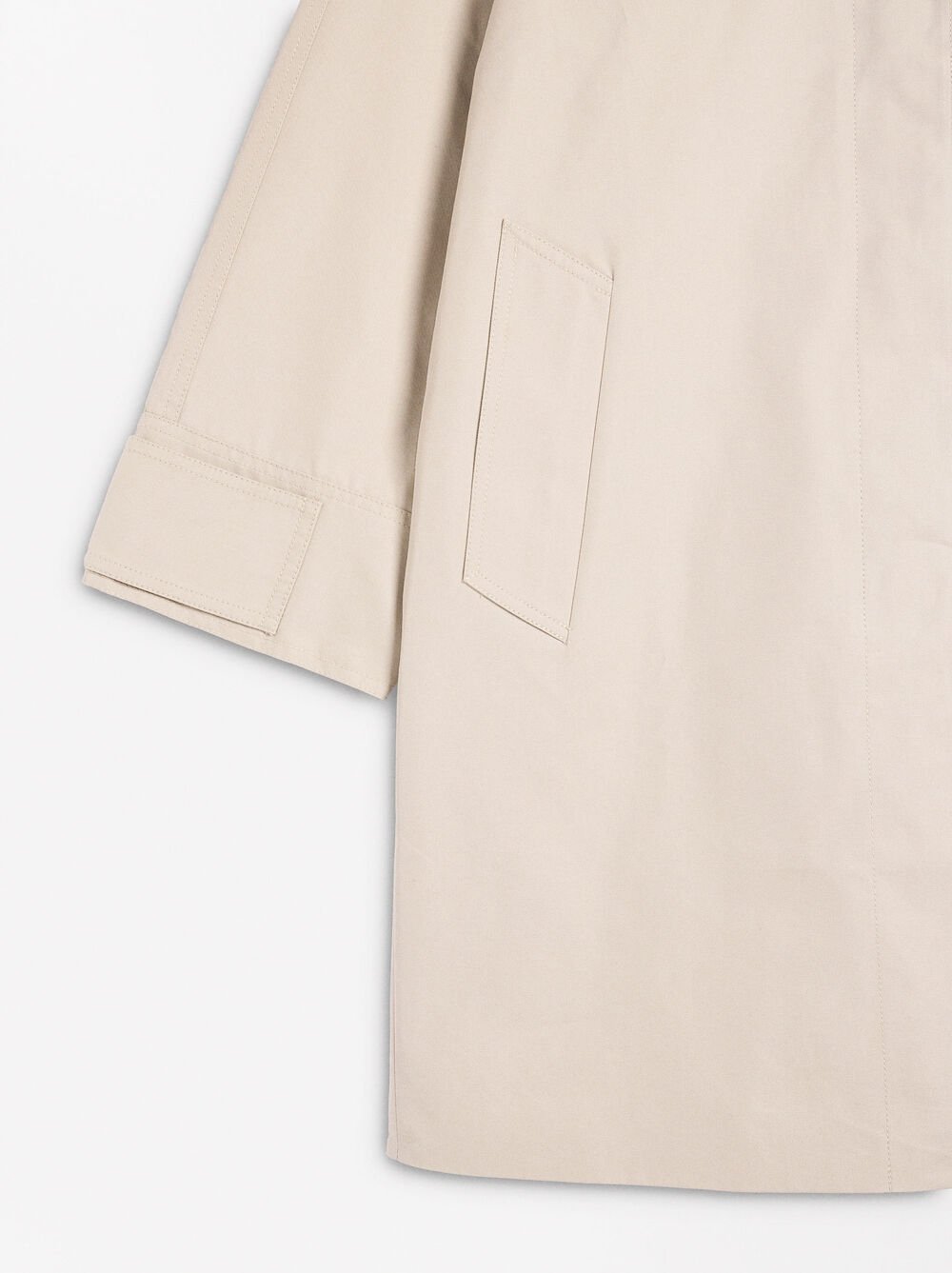 Light parka with pockets