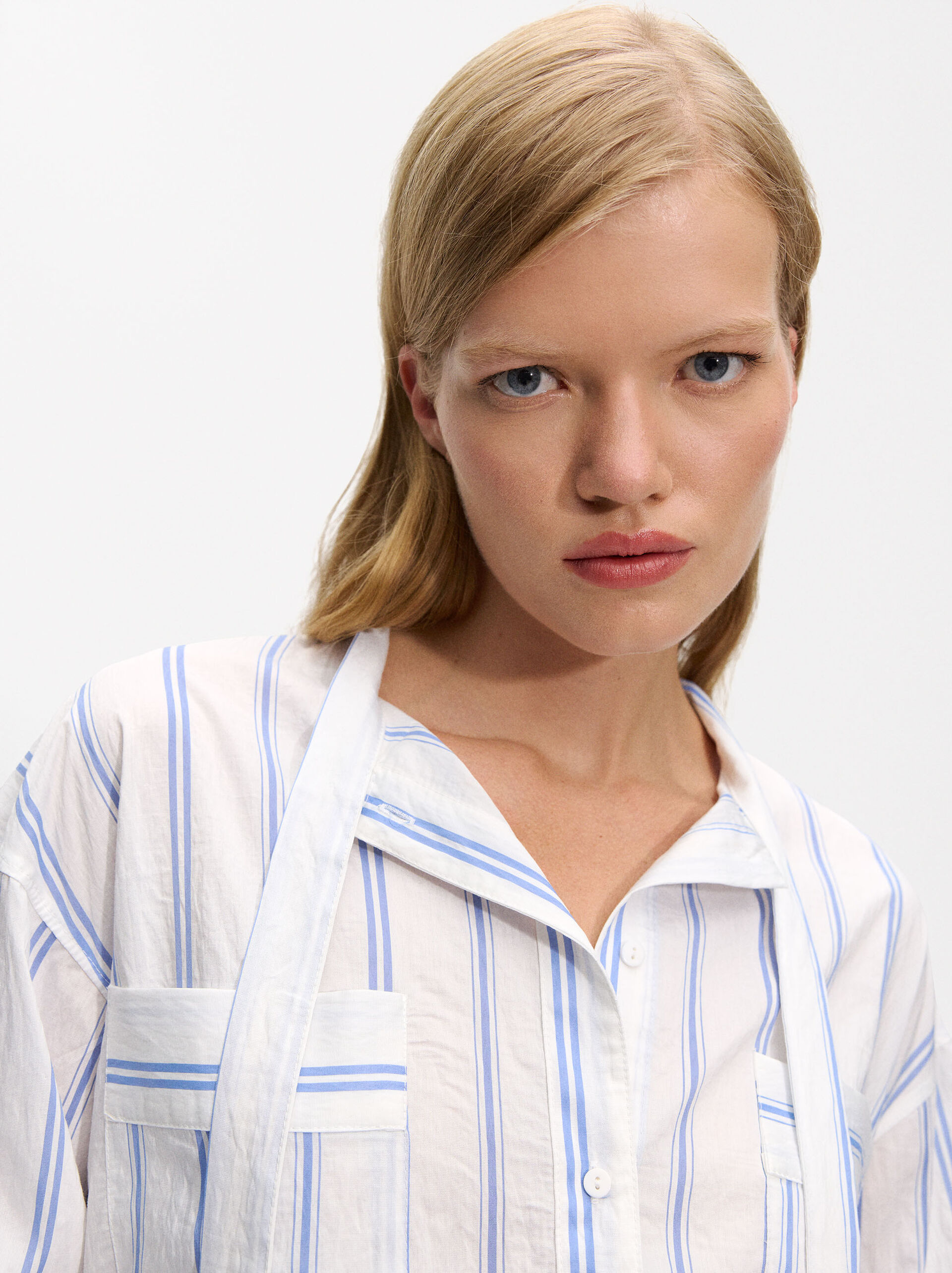 Long sleeve striped shirt image number 4.0