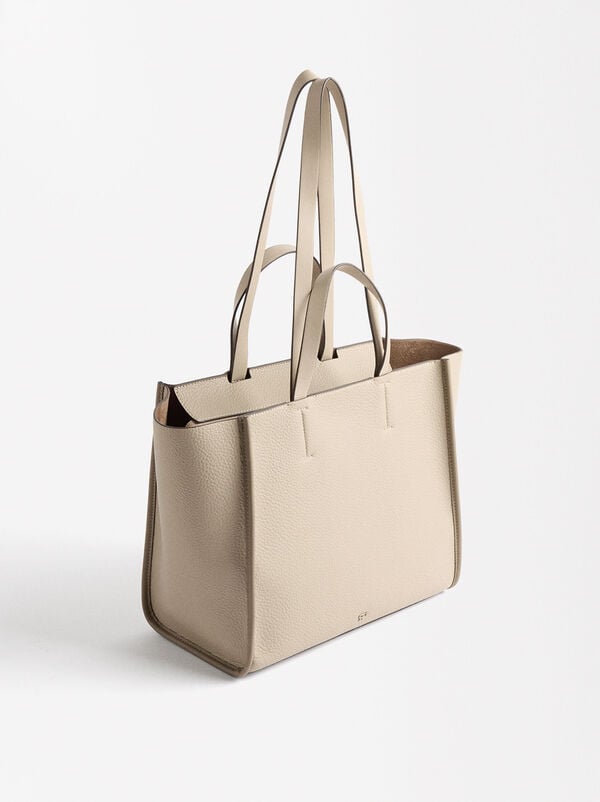 Shopper bag with zipper