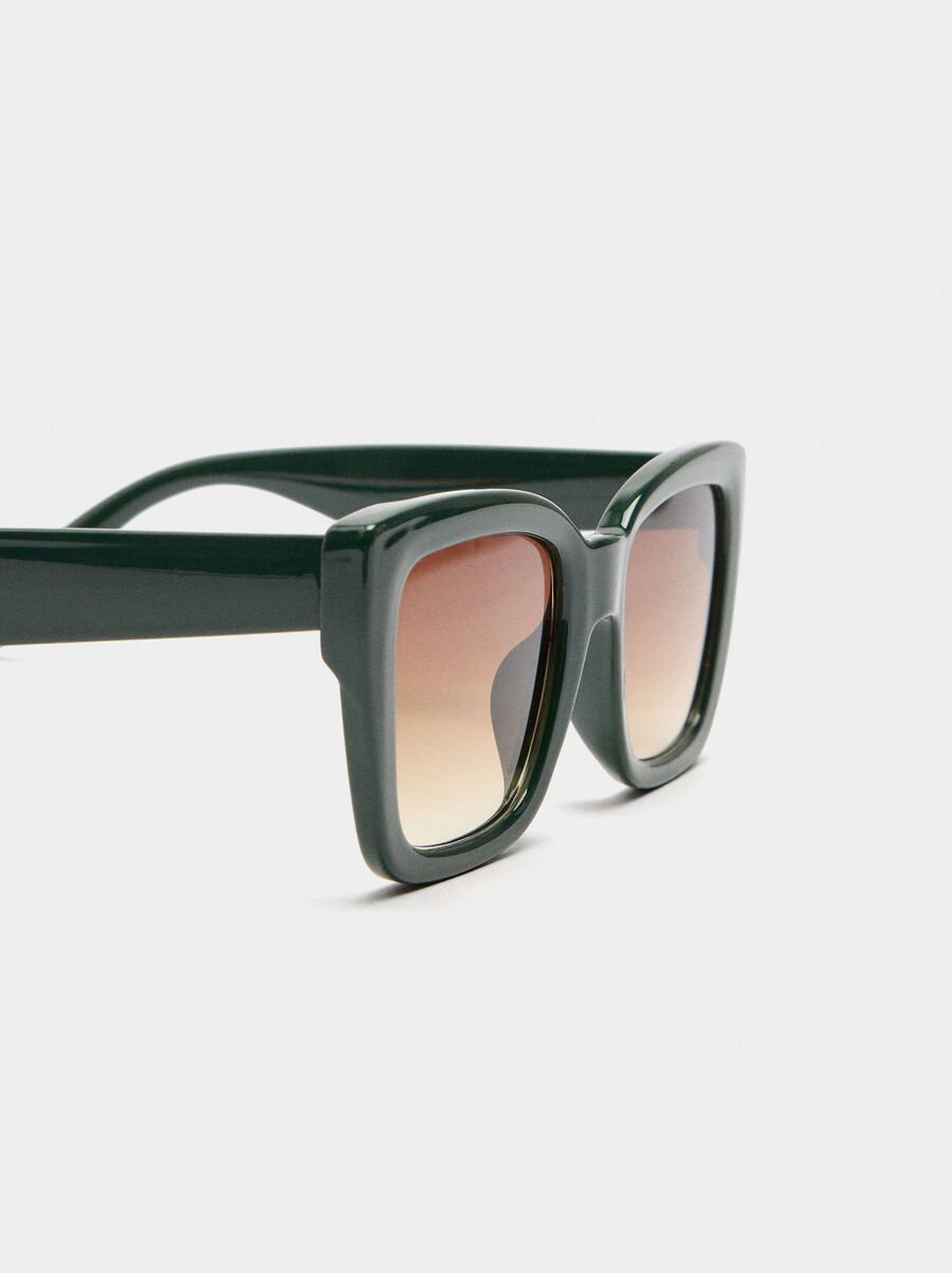 Sunglasses with squares