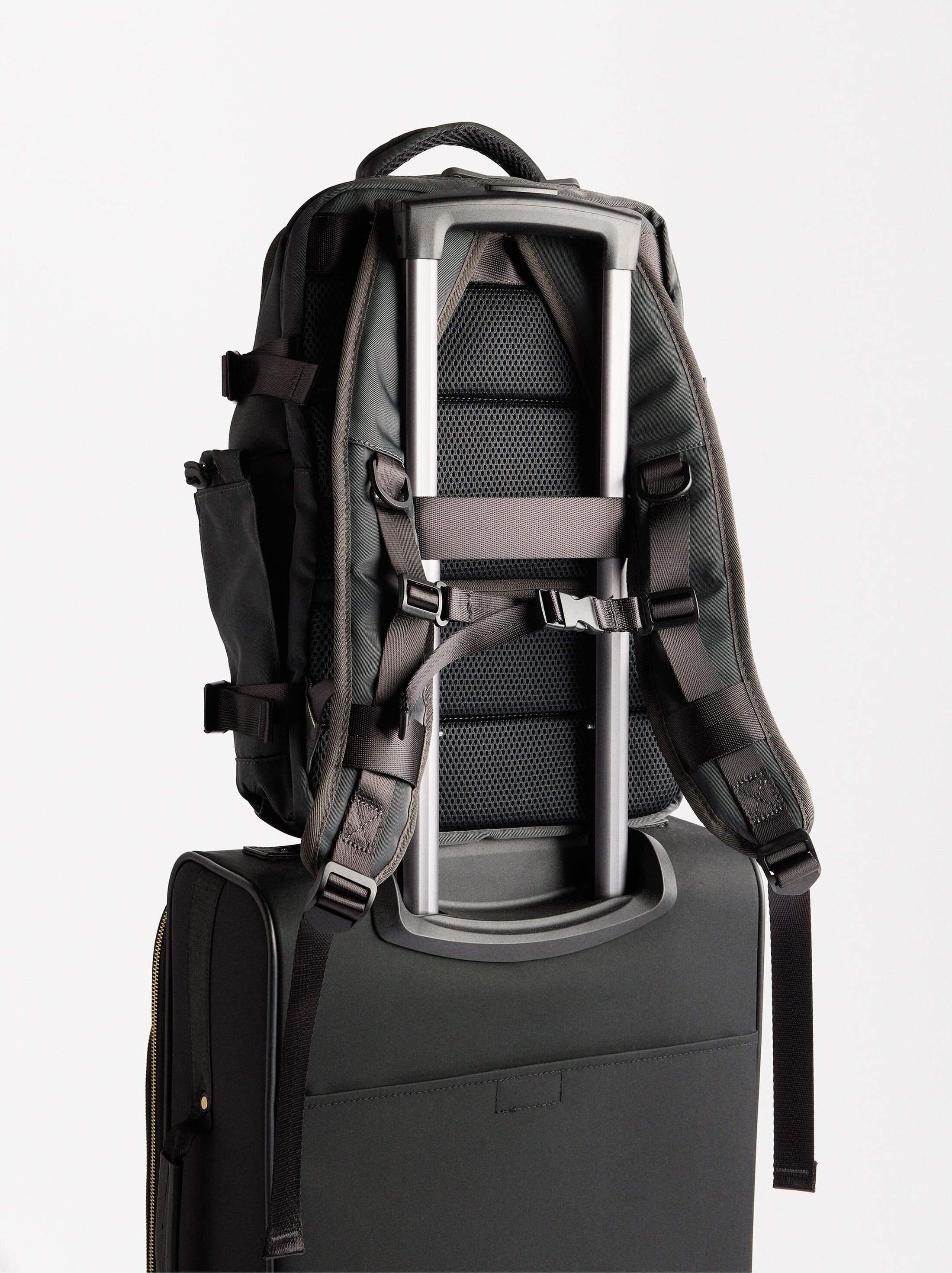 Mochila de cabina de nylon image number 4.0