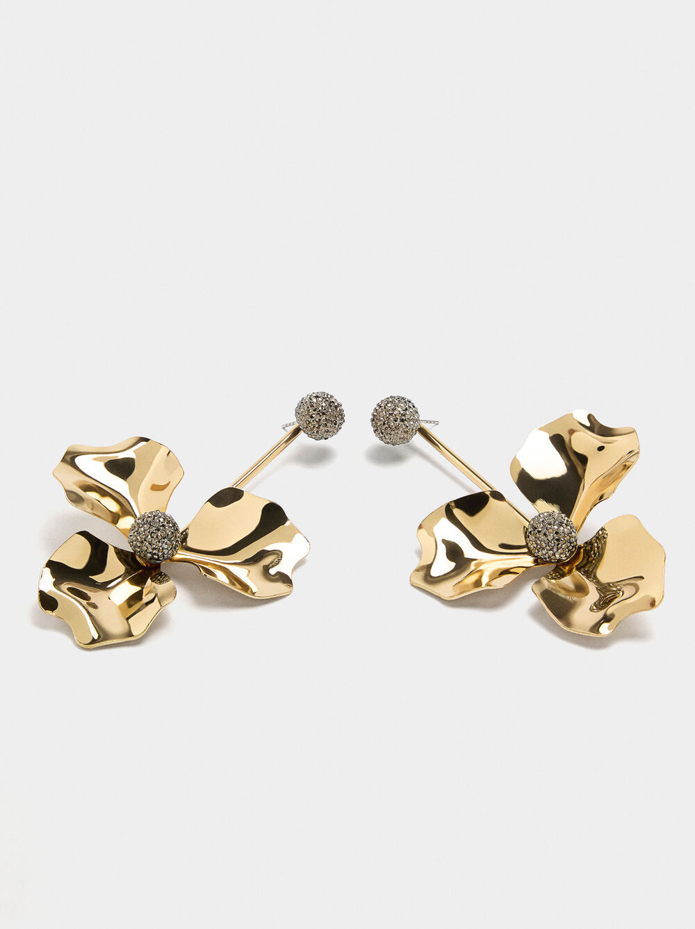 Long earrings with flower