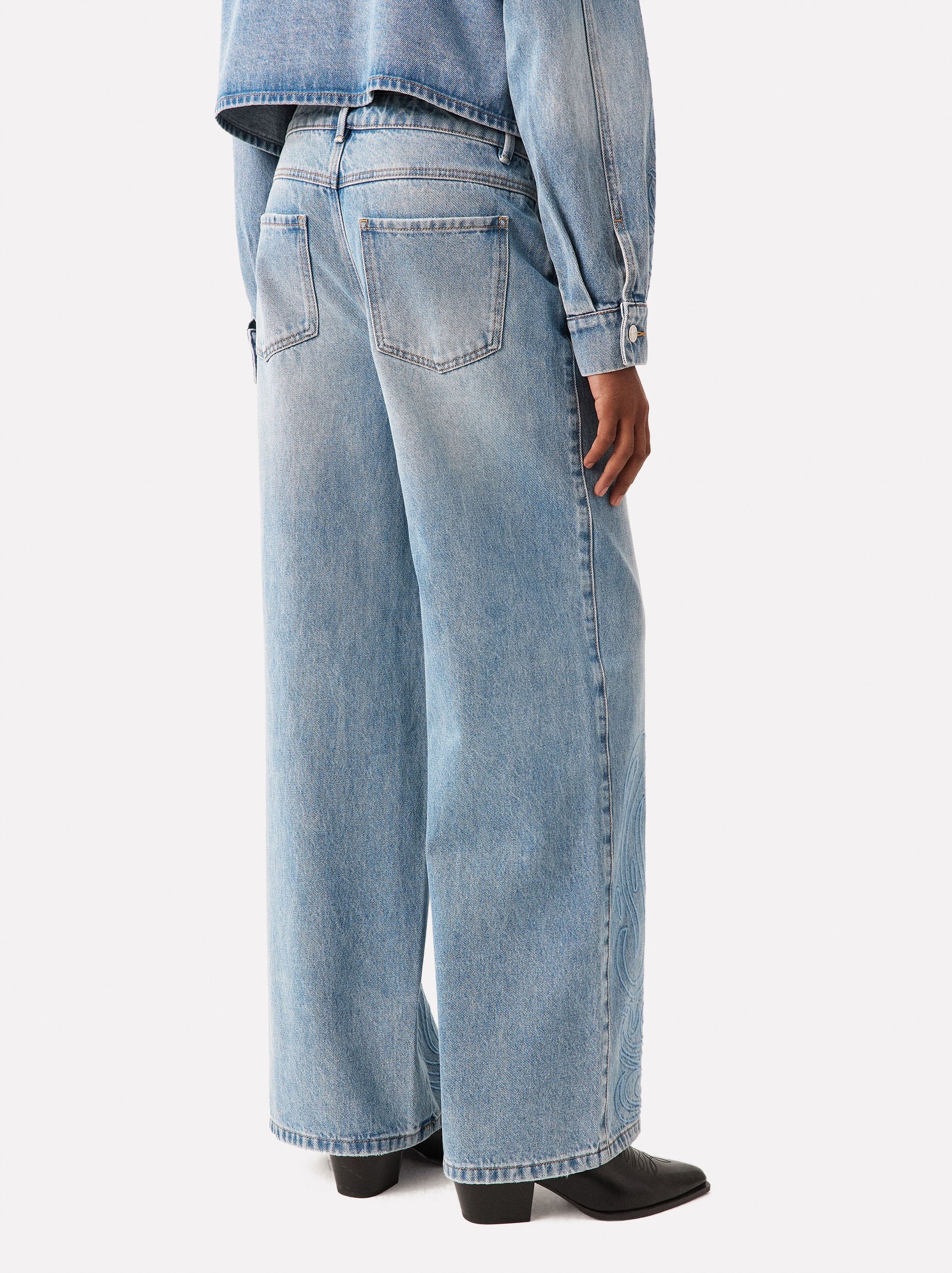 Jeans Con Ricami image number 5.0
