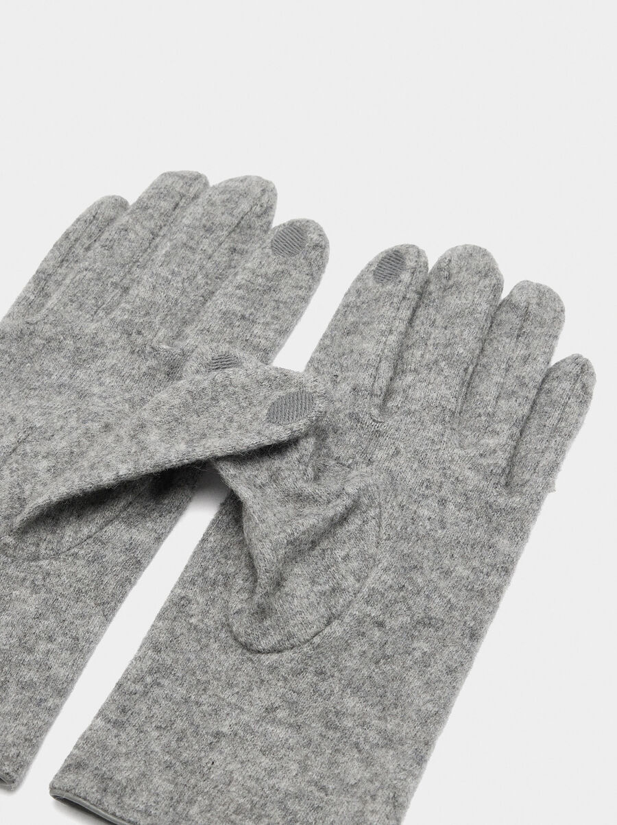 Wool gloves