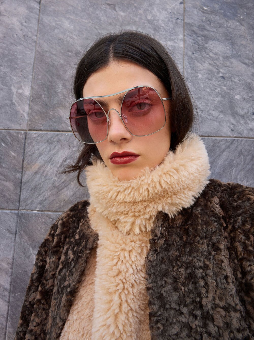 Semi-transparent round sunglasses