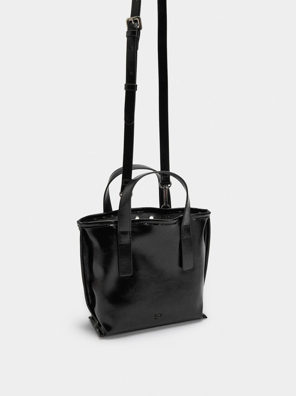 Tote bag with studs and inner pouch