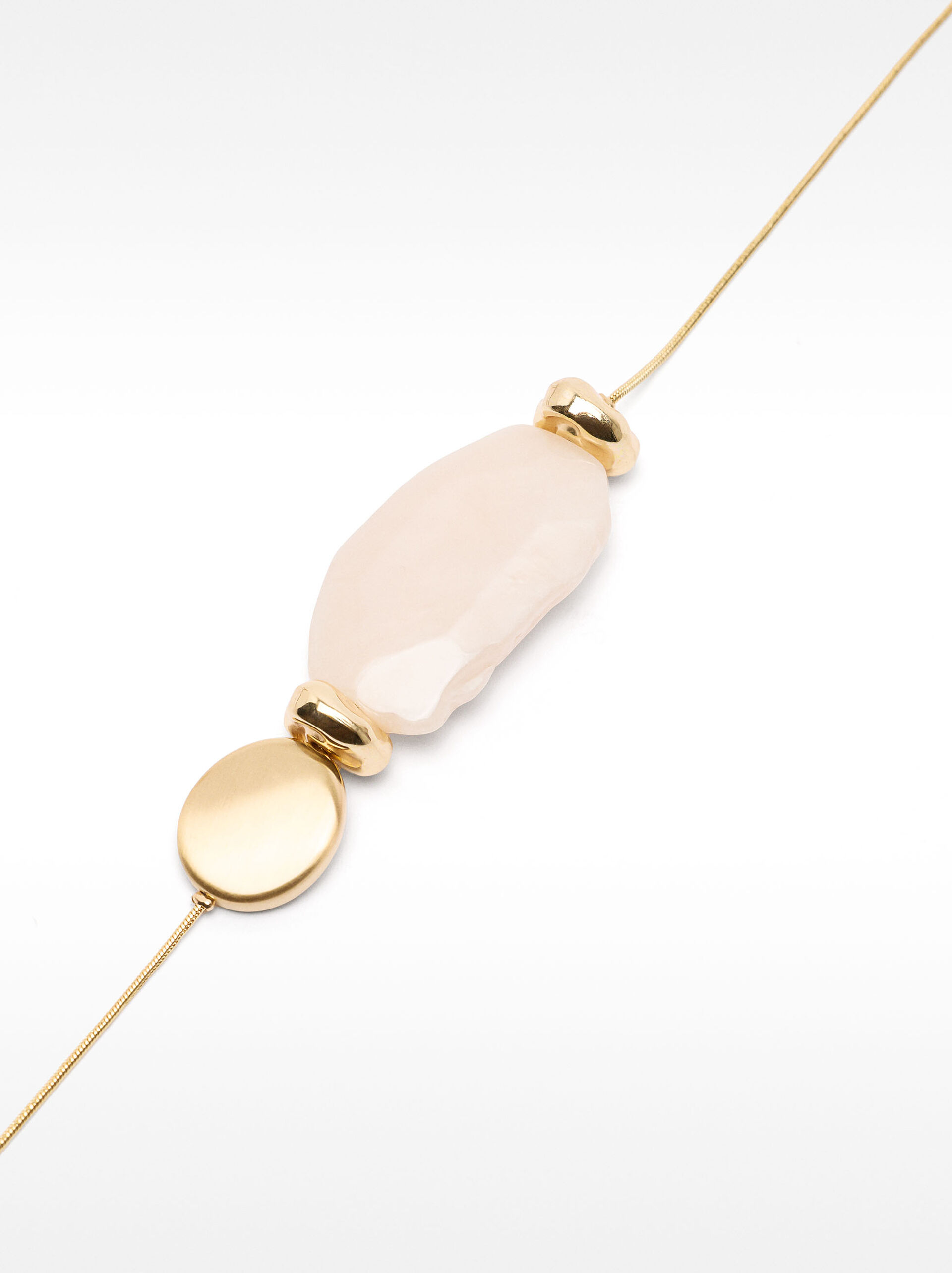Necklace with metallic details image number 1.0