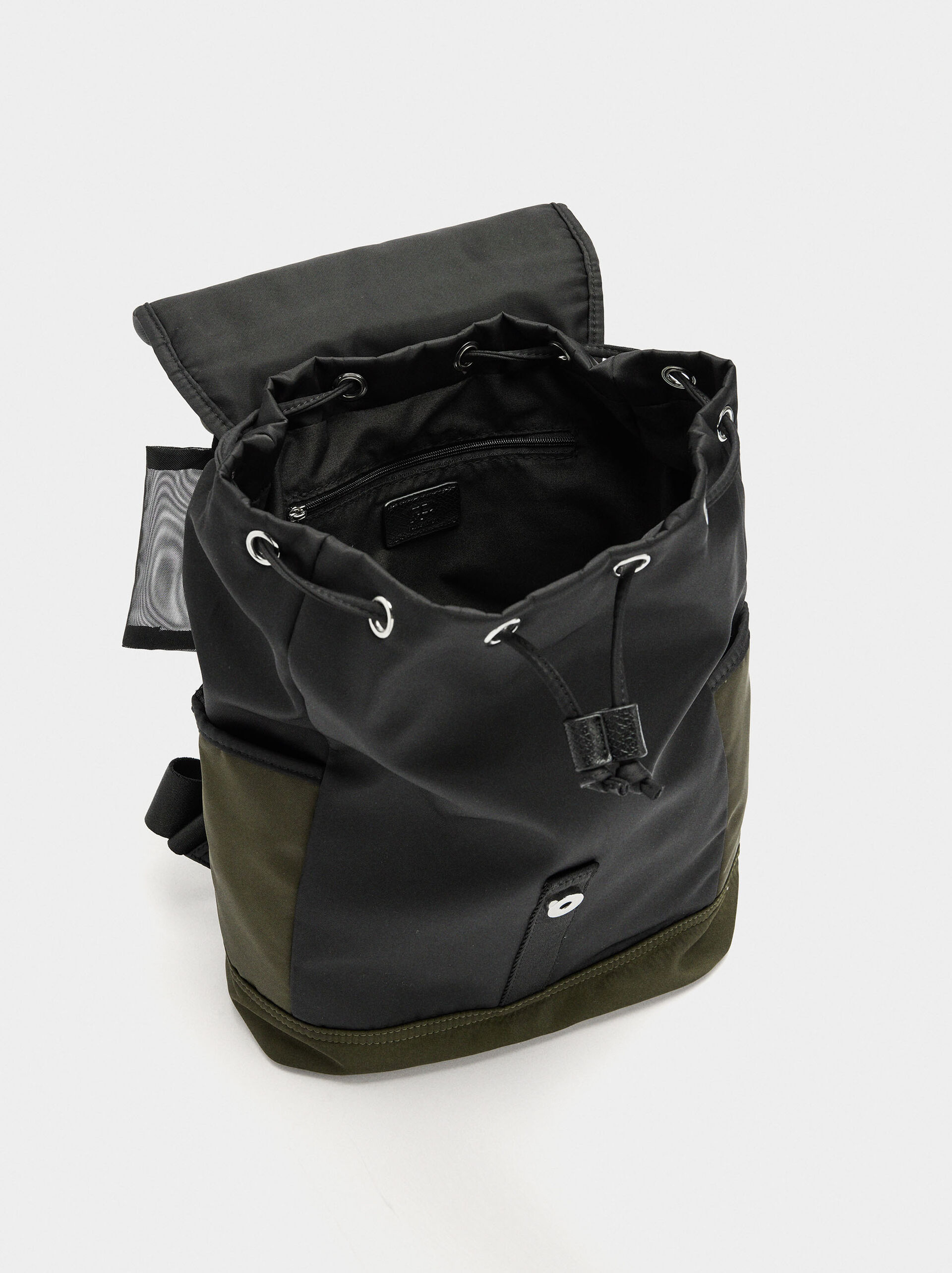 Sac à dos color block en nylon image number 4.0