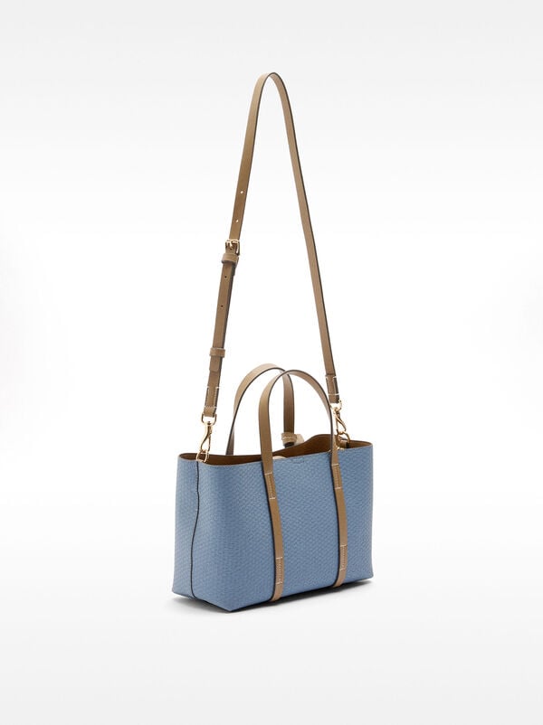 Tote bag with texture