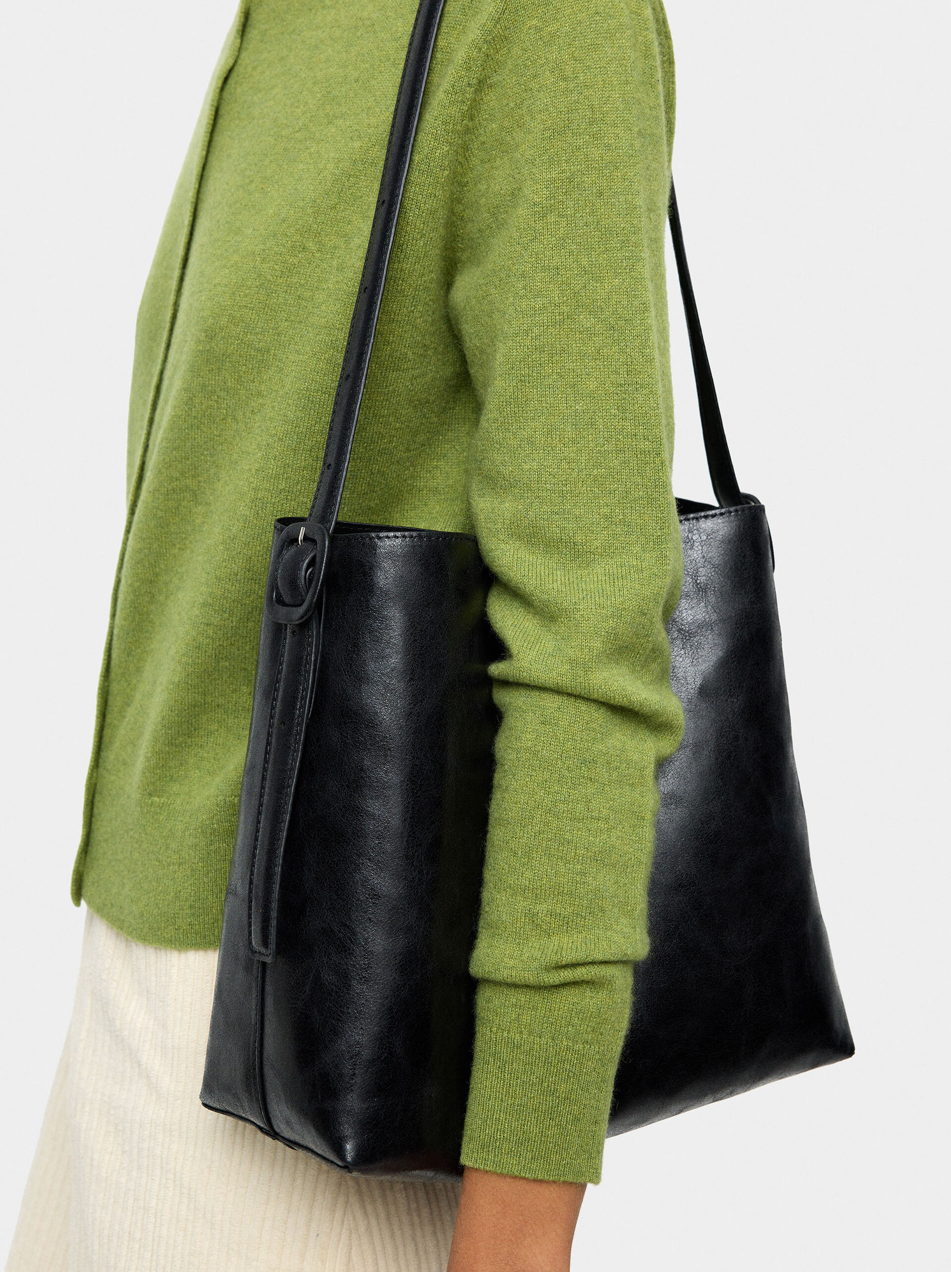 Cracked-effect shoulder bag image number 1.0