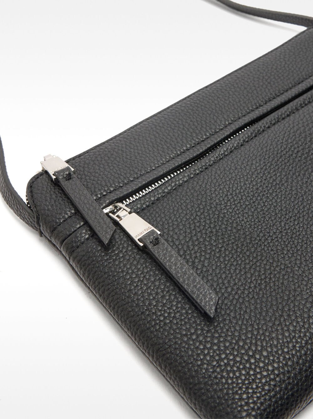 Crossbody bag with outer pocket