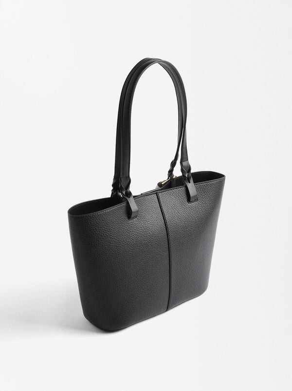 Shopper bag with pendant