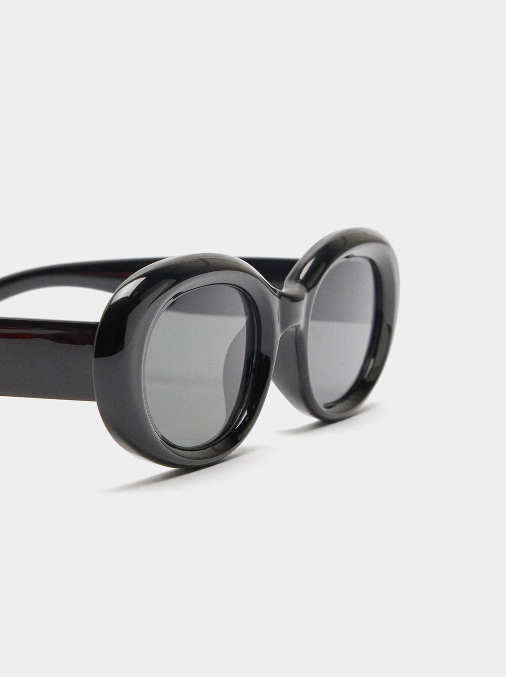 Oval sunglasses