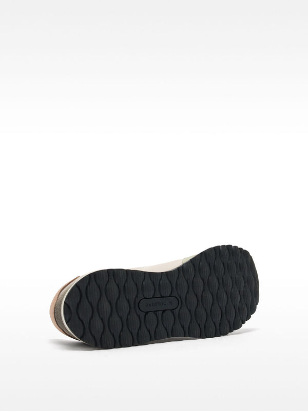 Contrast sneakers