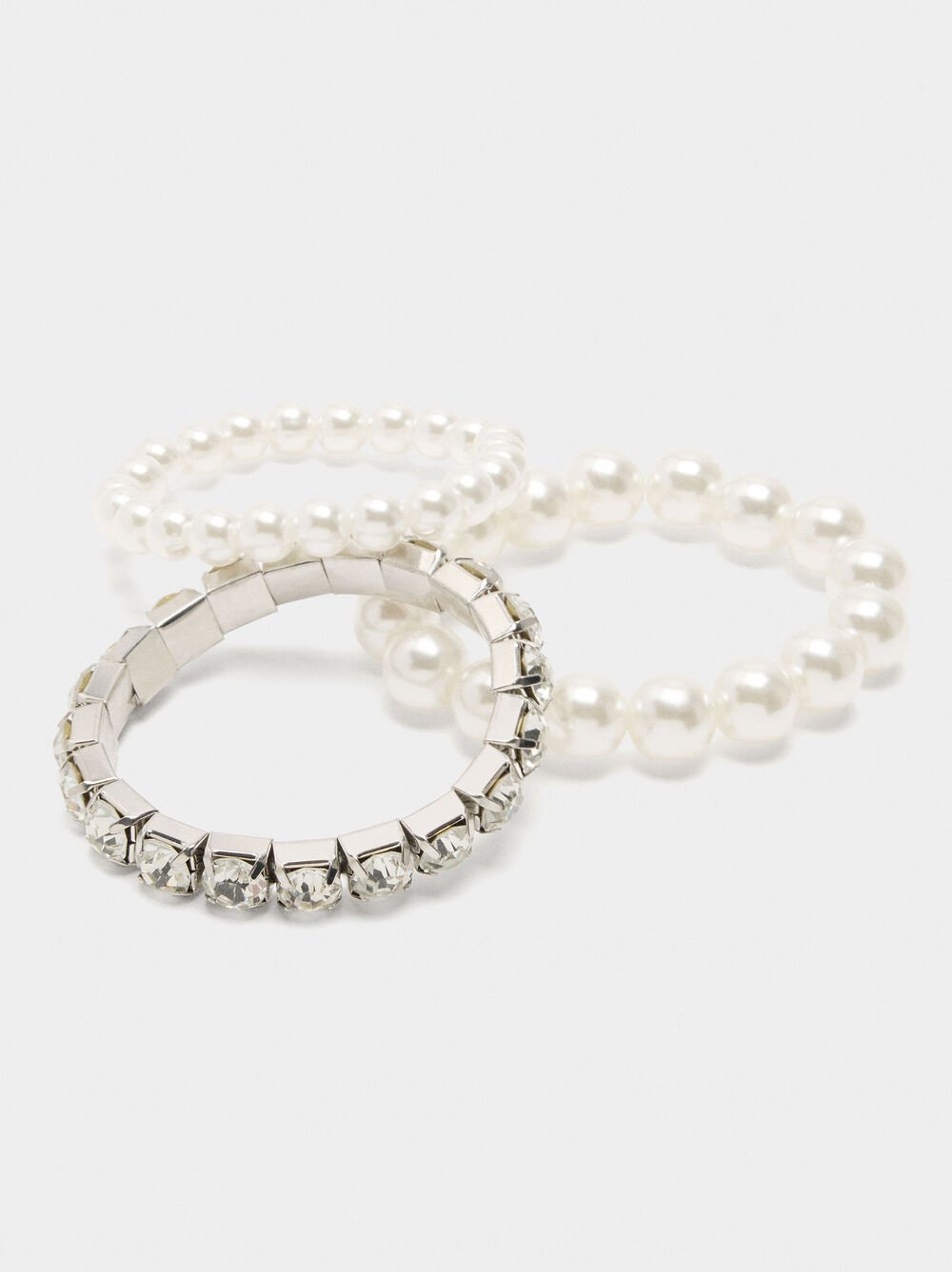 Set of elastic bracelets with crystals