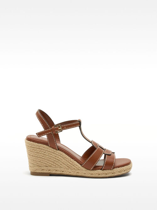Wedge sandals with crossed straps